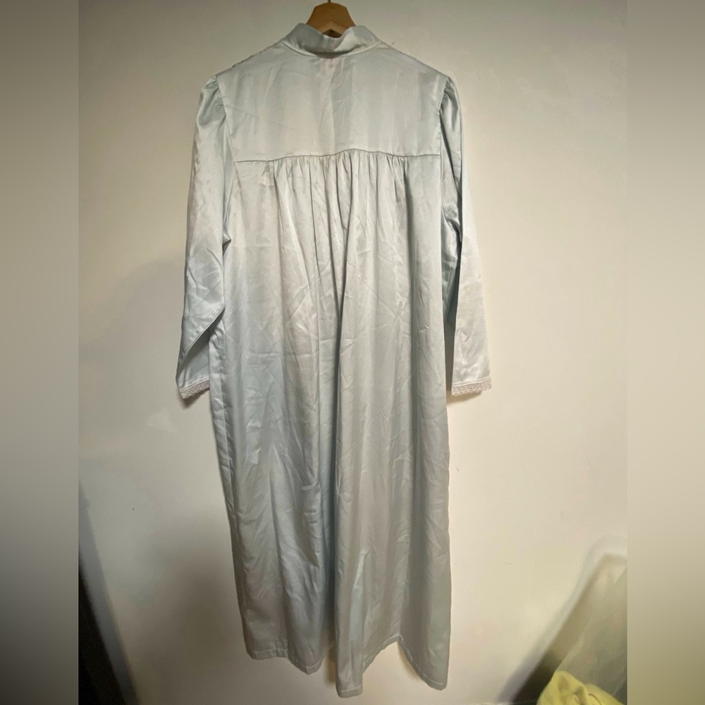 La Lingerie Light Blue Satin Embroidered Nightgown – M - Picture 10 of 11